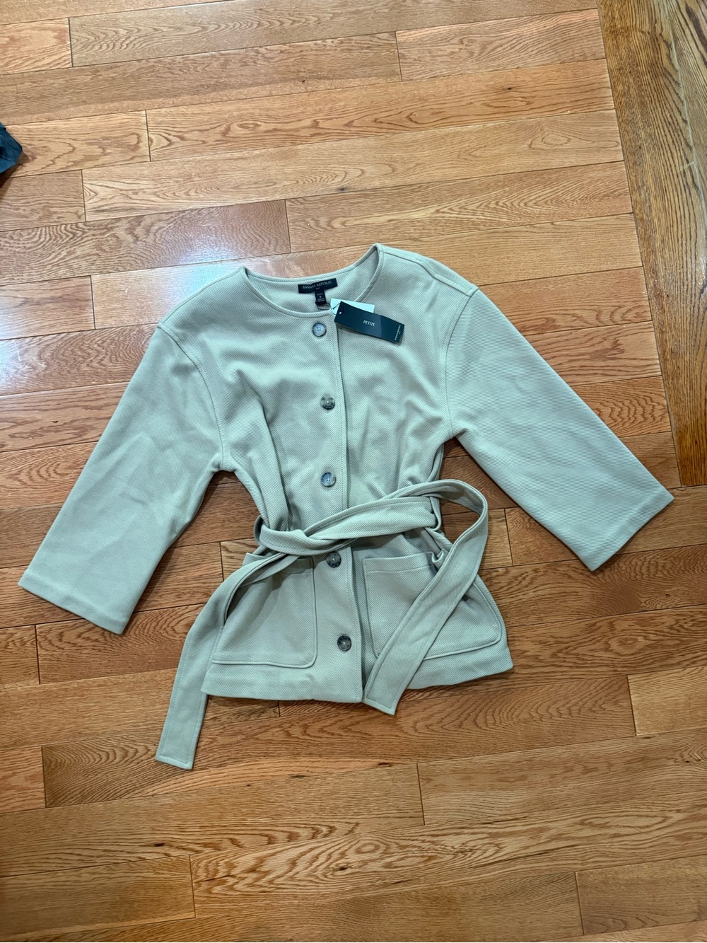 NWT Banana Republic Cream Belted Trench Jacket